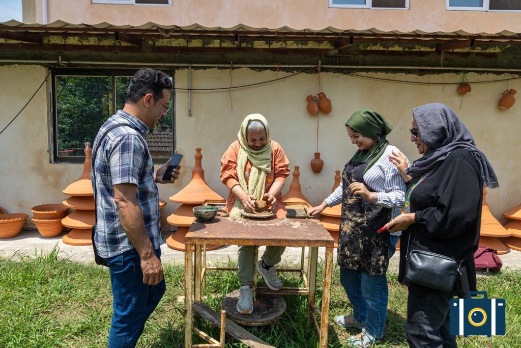 سفالگری و طبیعت‌گردی در دهکده سفال