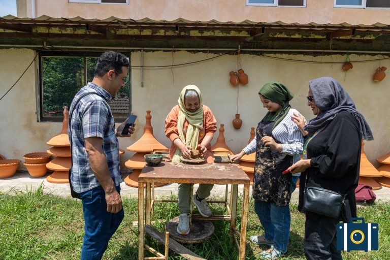 سفالگری و طبیعت‌گردی در دهکده سفال